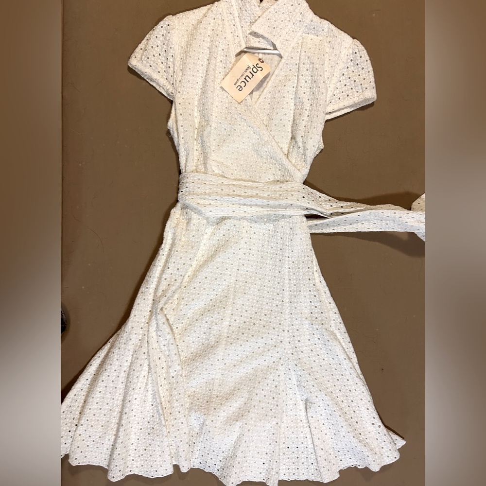 Vintage dress _size 4_white